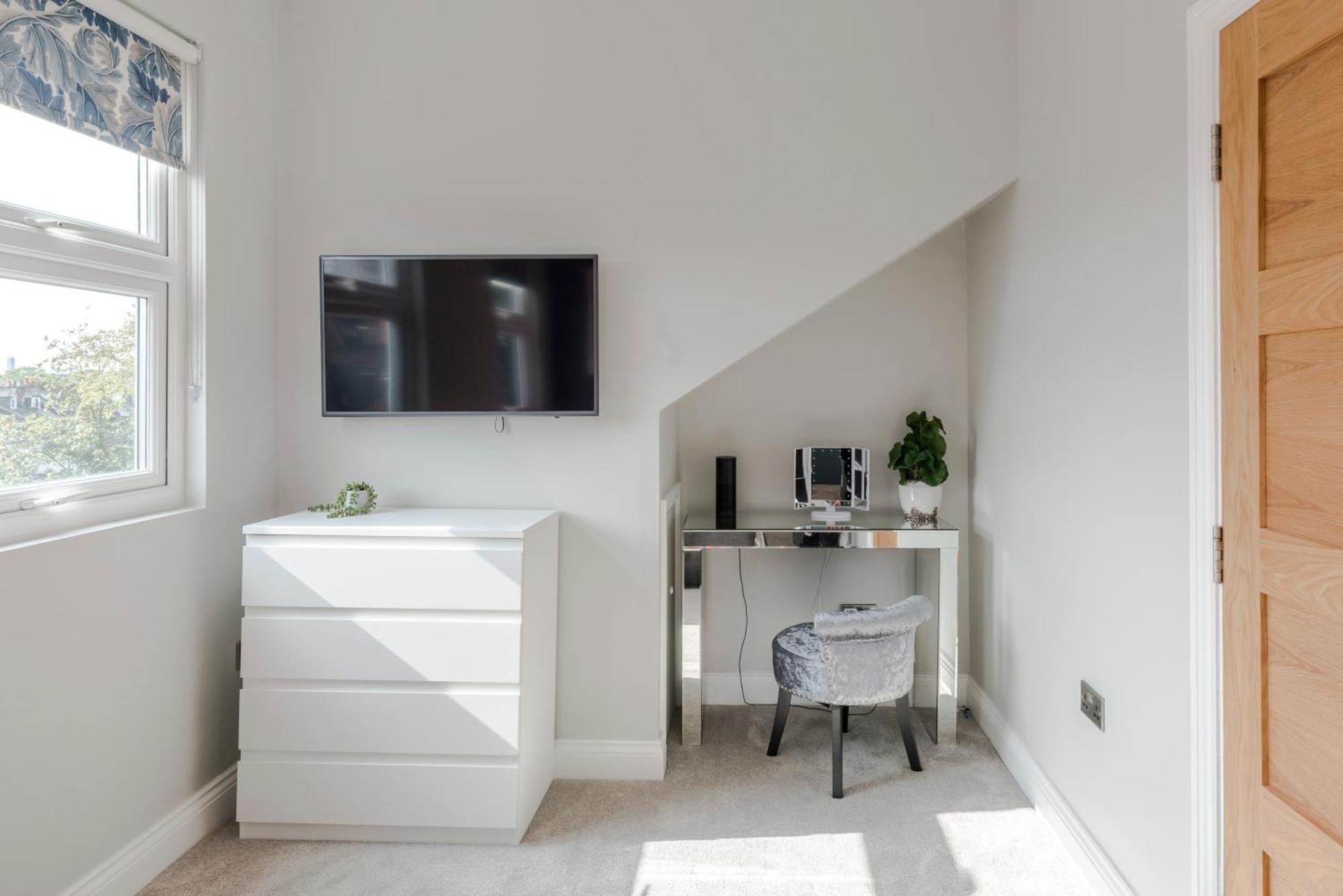 Stunning 3 Bed Duplex Apartment In The Heart Of West Hampstead Londres Exterior foto